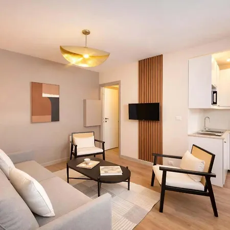 Ideally-located Family - Place D'italie Apartament *