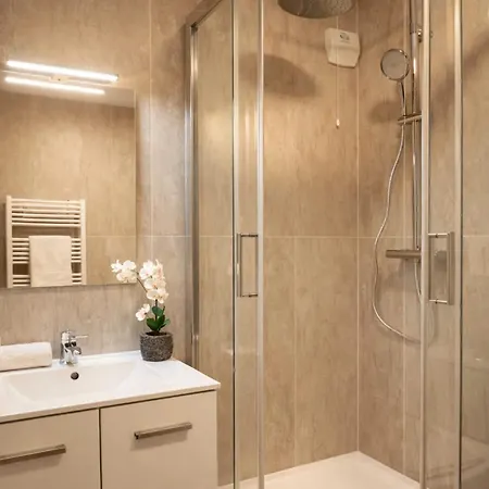 Ideally-located Family - Place D'italie Apartament *
